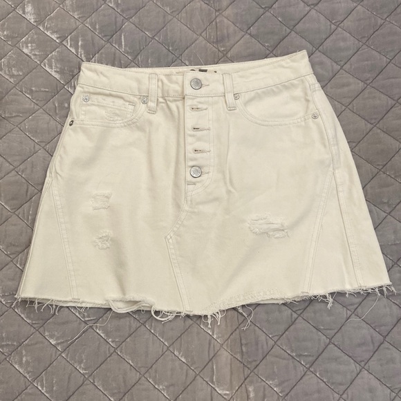 NWOT FREE PEOPLE CREAM SIZE 27 DISTRESSED MINI SKIRT - Picture 2 of 12